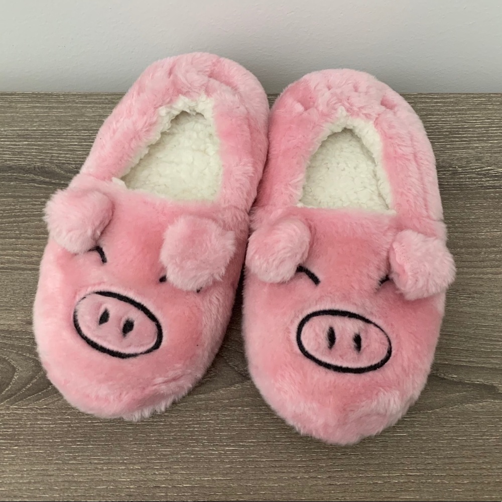 🎉HP🎉 Super Cute Piggy Slipper - Picture 2 of 5